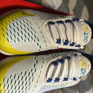 Nike 270